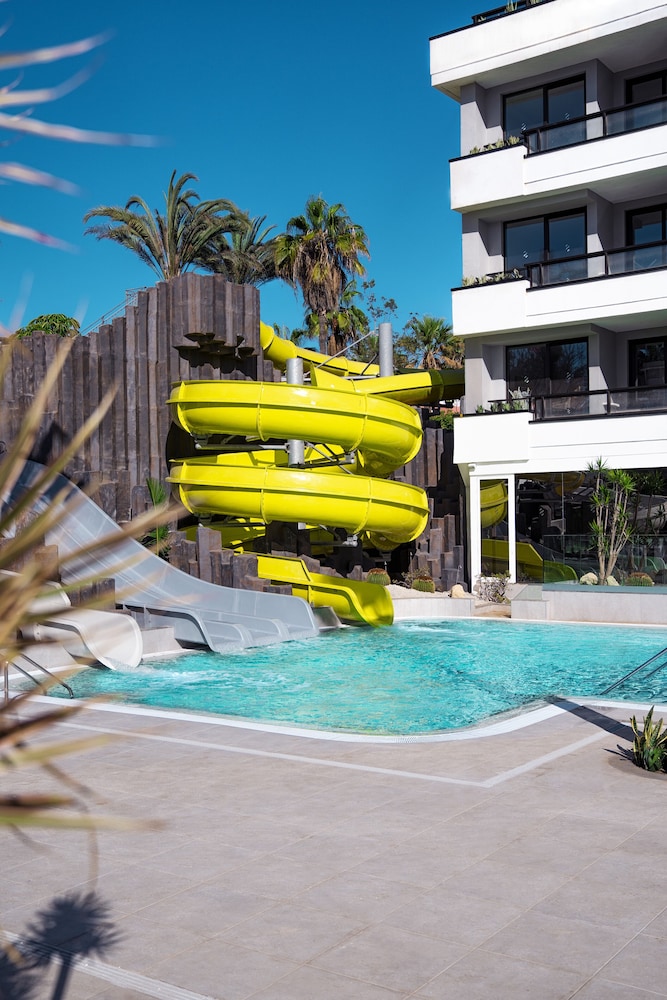 Spring Hotel Bitácora — Swimming pool in Playa de las Americas, Canary Islands