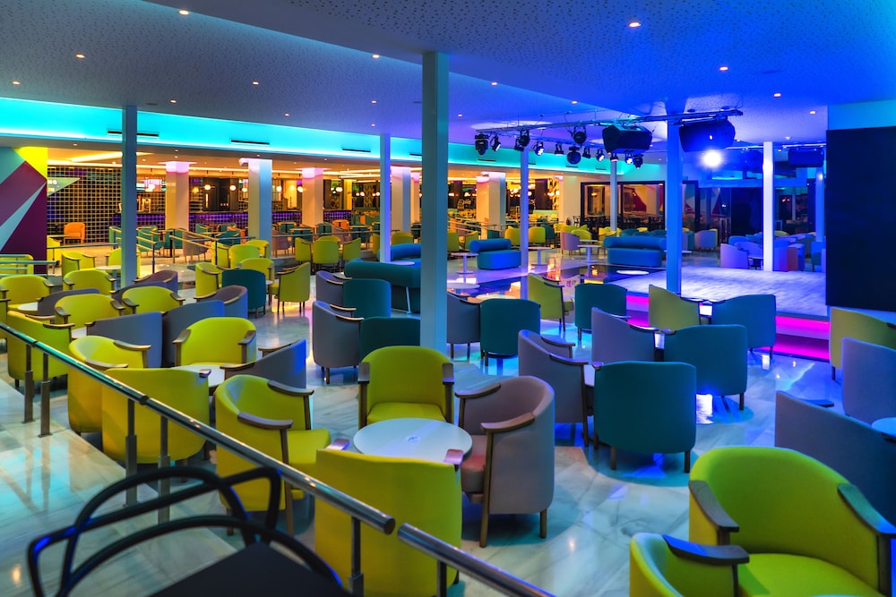 Spring Hotel Bitácora — Restaurant & bars in Playa de las Americas, Canary Islands