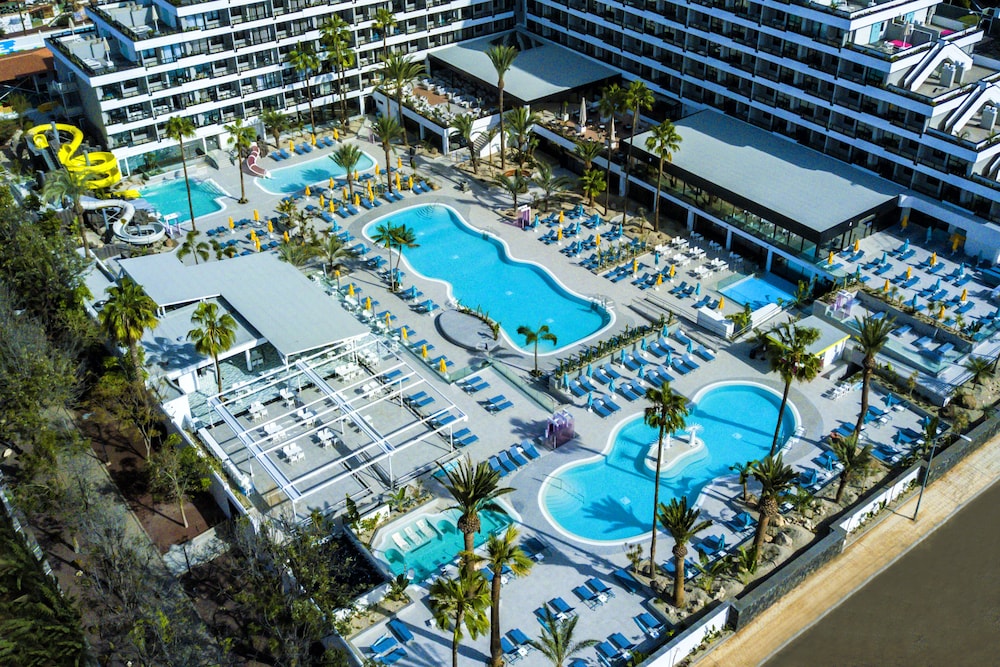 Spring Hotel Bitácora — Swimming pool in Playa de las Americas, Canary Islands