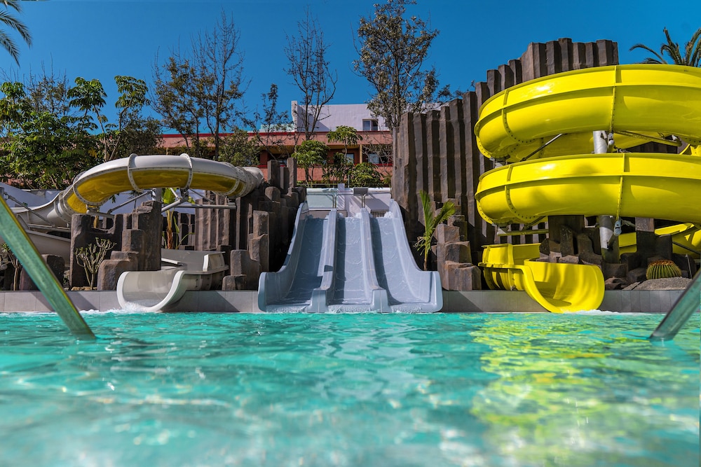 Spring Hotel Bitácora — Swimming pool in Playa de las Americas, Canary Islands