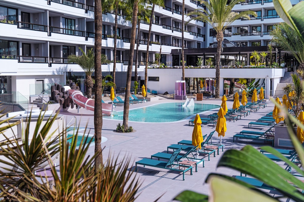 Spring Hotel Bitácora — Swimming pool in Playa de las Americas, Canary Islands