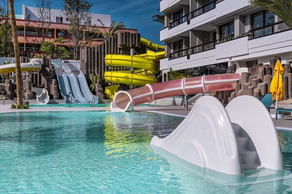 Spring Hotel Bitácora — Swimming pool in Playa de las Americas, Canary Islands