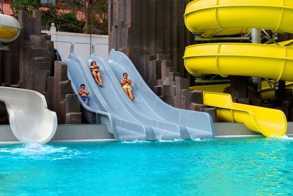 Spring Hotel Bitácora — Attractions for children in Playa de las Americas, Canary Islands