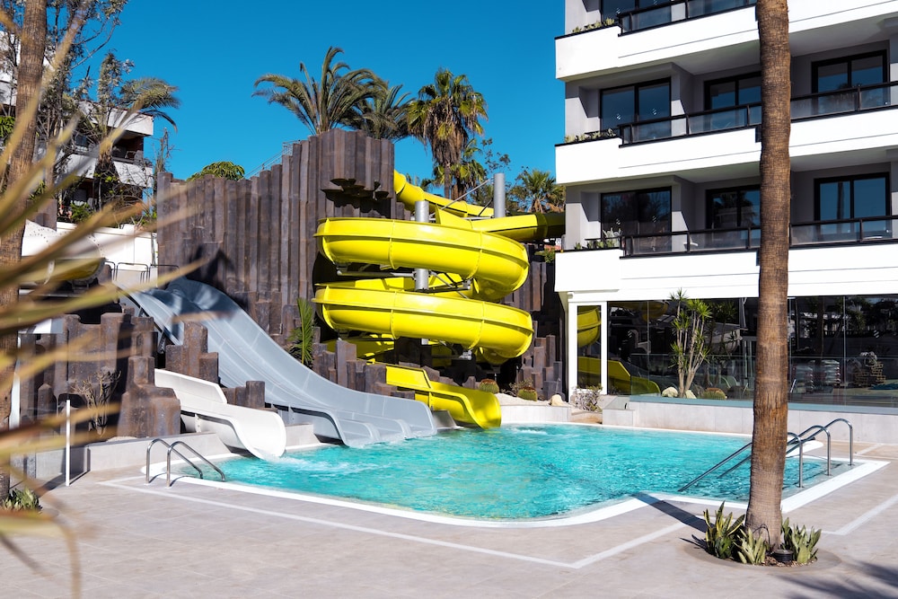 Spring Hotel Bitácora — Attractions for children in Playa de las Americas, Canary Islands