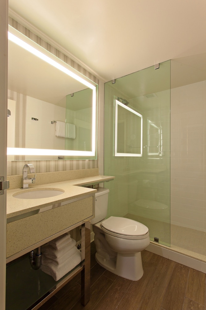 The Garland — Hotel rooms in North Hollywood, California