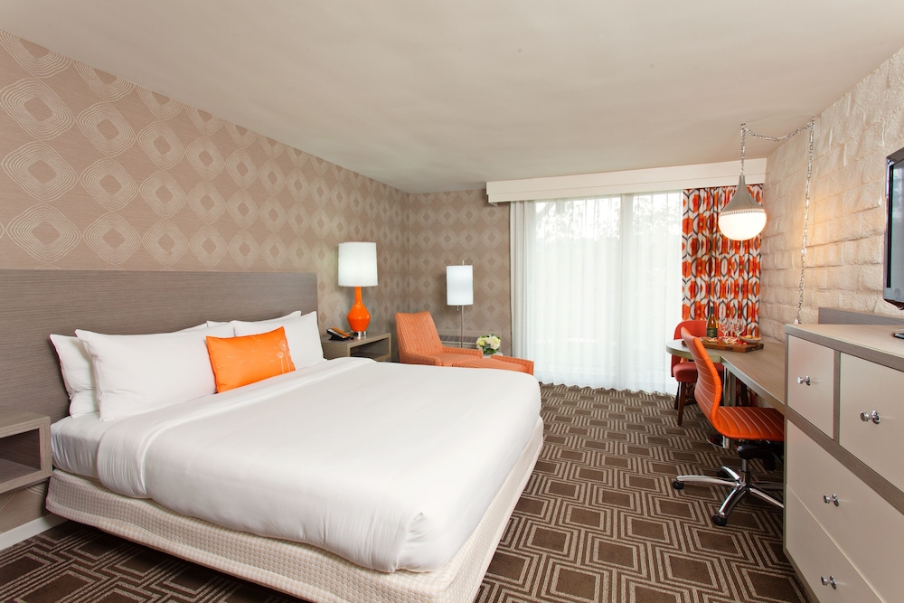The Garland — Hotel rooms in North Hollywood, California