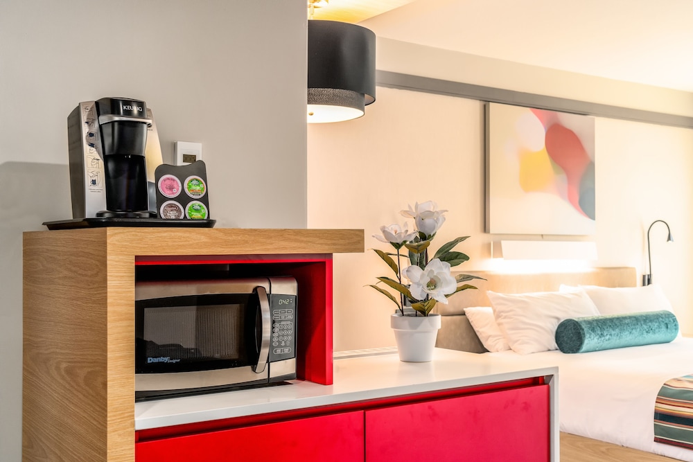 Century Park Hotel — Hotel rooms in Los Angeles, California