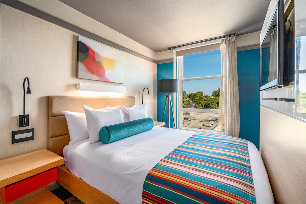 Century Park Hotel — Hotel rooms in Los Angeles, California