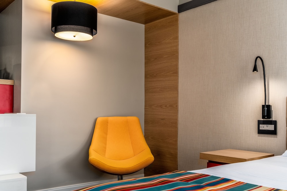 Century Park Hotel — Hotel rooms in Los Angeles, California
