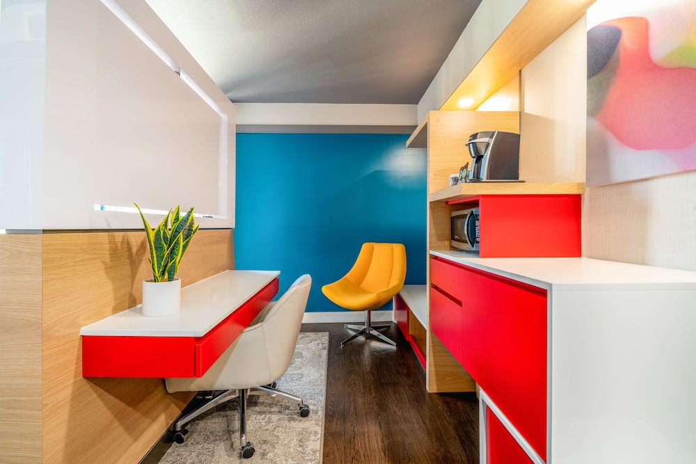 Century Park Hotel — Hotel rooms in Los Angeles, California