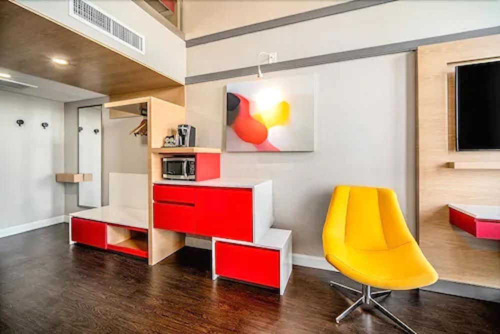 Century Park Hotel — Hotel rooms in Los Angeles, California
