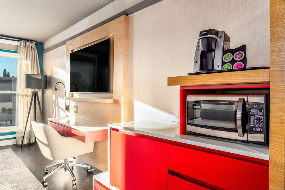 Century Park Hotel — Hotel rooms in Los Angeles, California