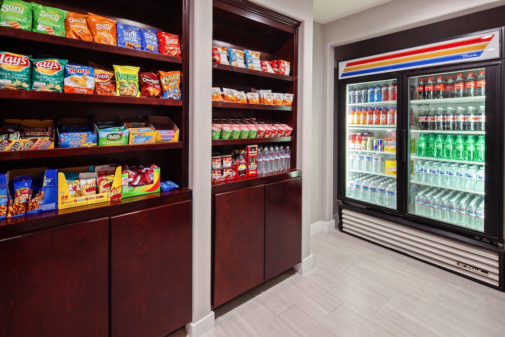 Holiday Inn Express Hotel & Suites Hollywood Walk of Fame by IHG — Restaurant & bars in Los Angeles, California