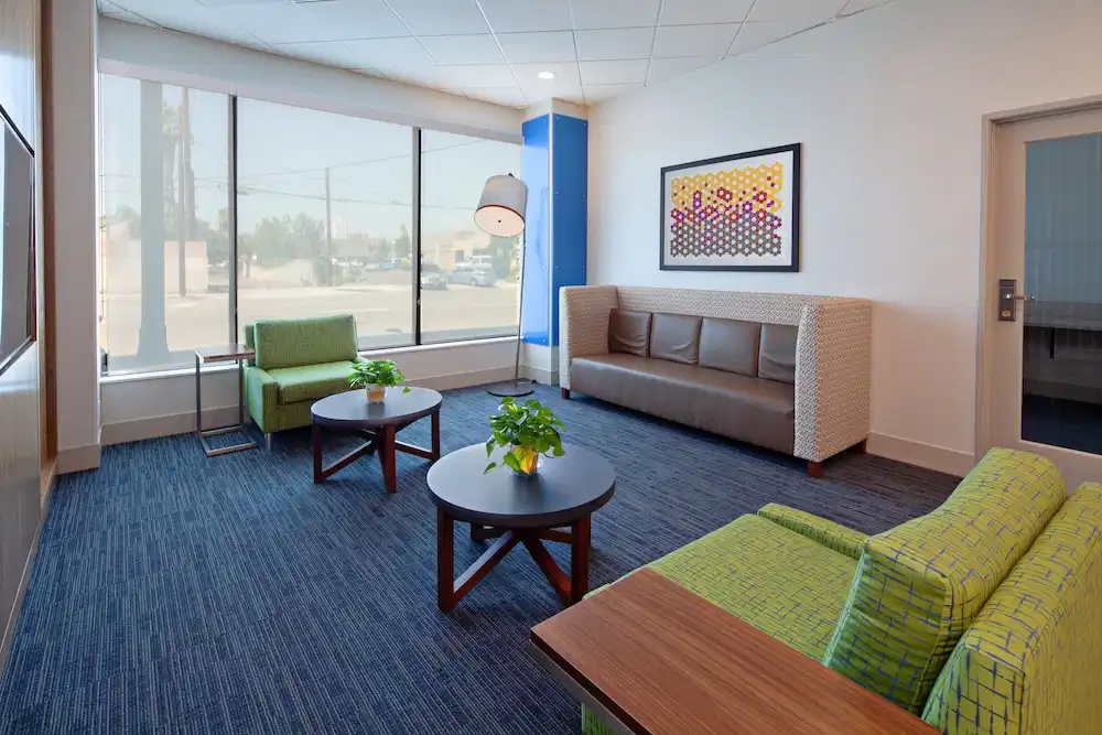Holiday Inn Express Los Angeles Airport by IHG — Hotel building in Los Angeles, California