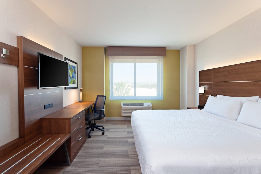 Holiday Inn Express Los Angeles Airport by IHG — Hotel rooms in Los Angeles, California