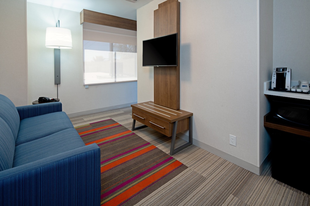 Holiday Inn Express Los Angeles Airport by IHG — Hotel rooms in Los Angeles, California