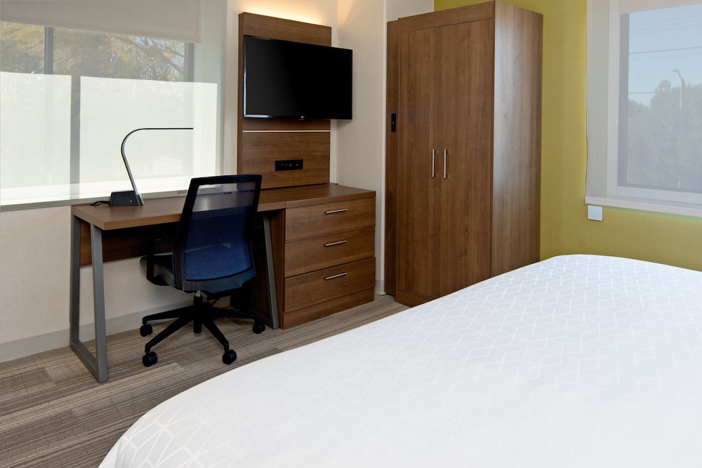 Holiday Inn Express Los Angeles Airport by IHG — Hotel rooms in Los Angeles, California