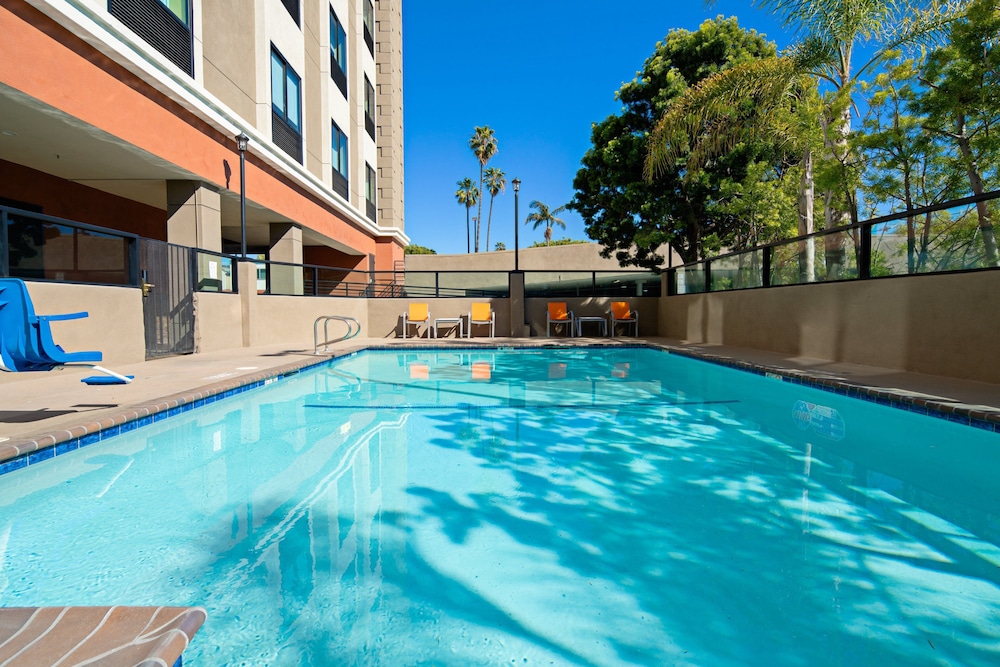 Holiday Inn Express Los Angeles Airport by IHG — Main photo in Los Angeles, California