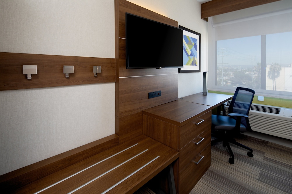 Holiday Inn Express Los Angeles Airport by IHG — Hotel rooms in Los Angeles, California