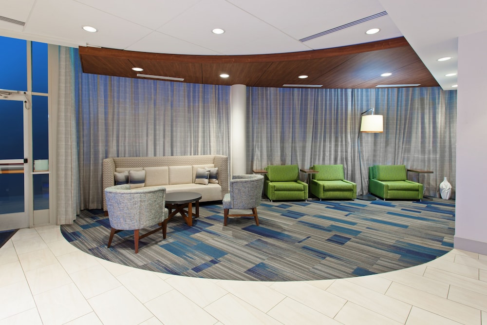 Holiday Inn Express West Los Angeles by IHG — Hotel building in Los Angeles, California