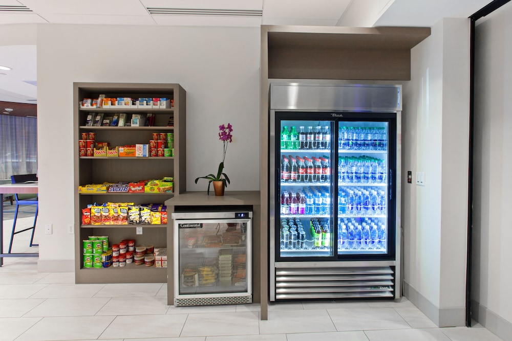 Holiday Inn Express West Los Angeles by IHG — Restaurant & bars in Los Angeles, California