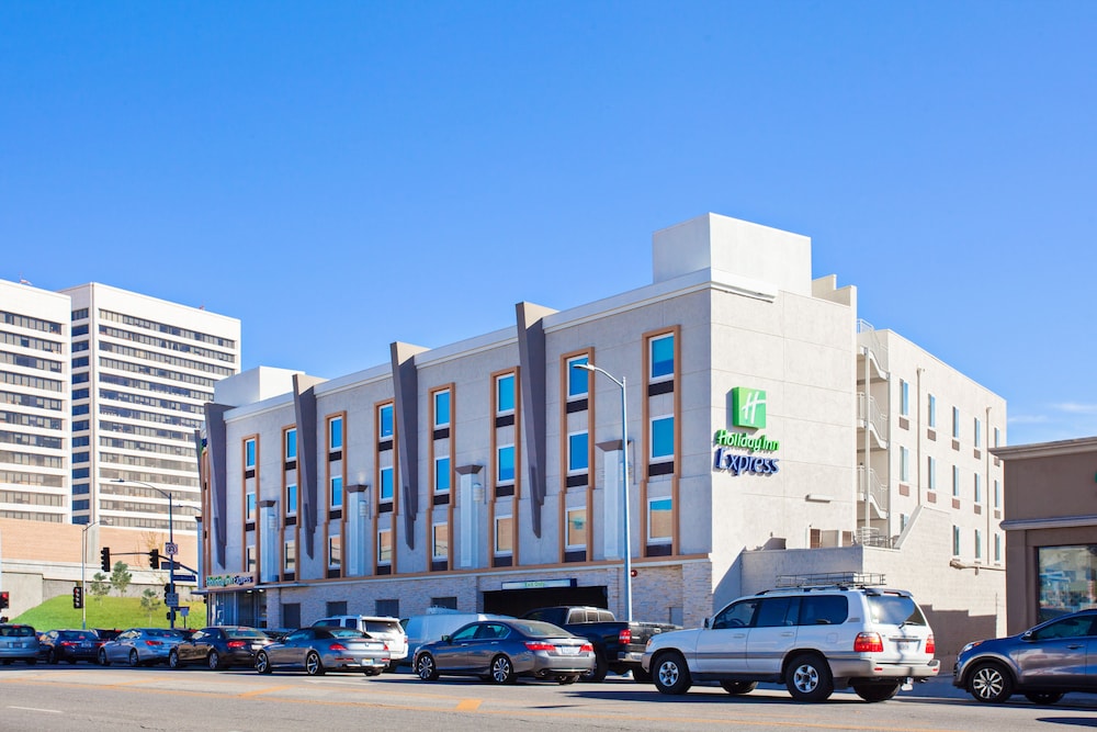 Holiday Inn Express West Los Angeles by IHG — Main photo in Los Angeles, California