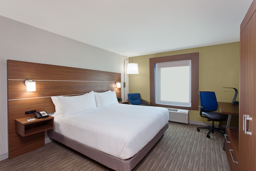 Holiday Inn Express West Los Angeles by IHG — Hotel rooms in Los Angeles, California