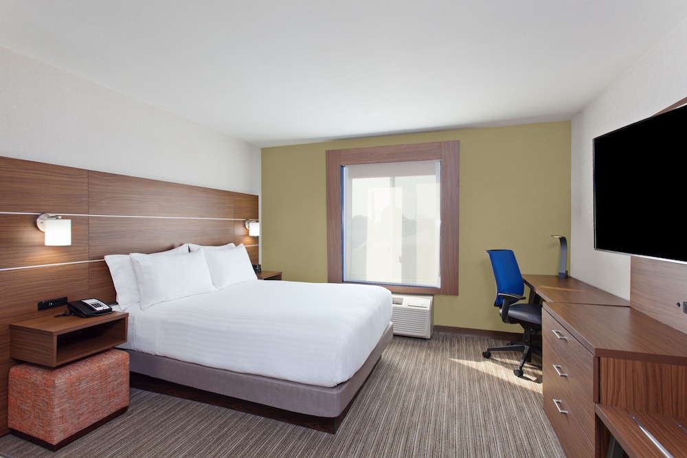 Holiday Inn Express West Los Angeles by IHG — Hotel rooms in Los Angeles, California