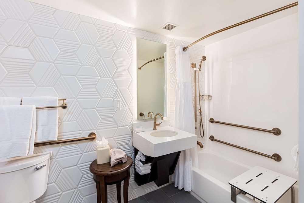 Hilton Garden Inn Los Angeles/Hollywood — Hotel rooms in Los Angeles, California