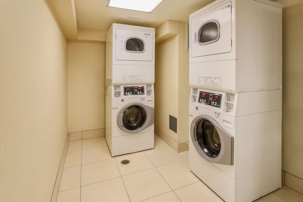 Hilton Garden Inn Los Angeles/Hollywood — Hotel building in Los Angeles, California