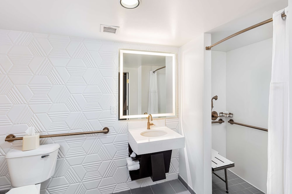 Hilton Garden Inn Los Angeles/Hollywood — Hotel rooms in Los Angeles, California