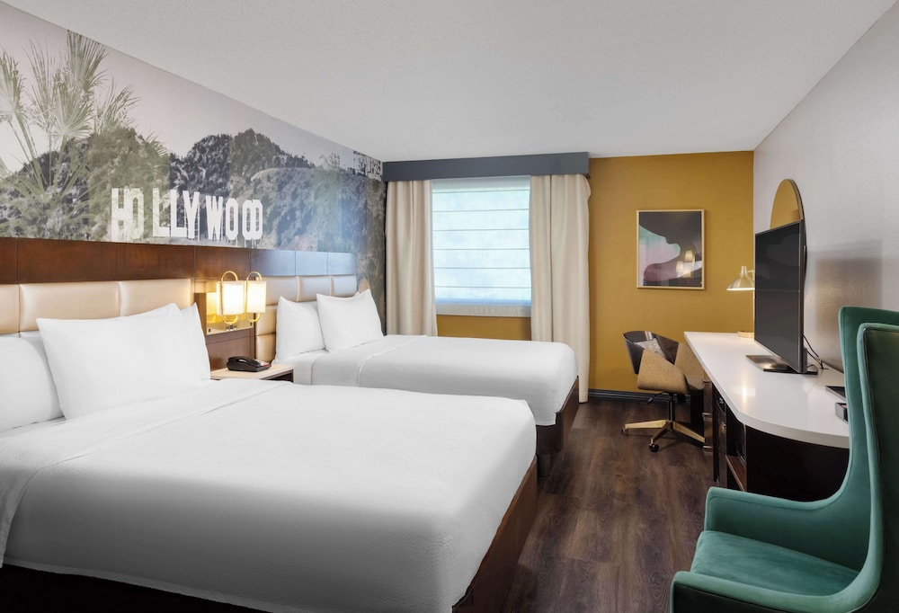 Hilton Garden Inn Los Angeles/Hollywood — Hotel rooms in Los Angeles, California