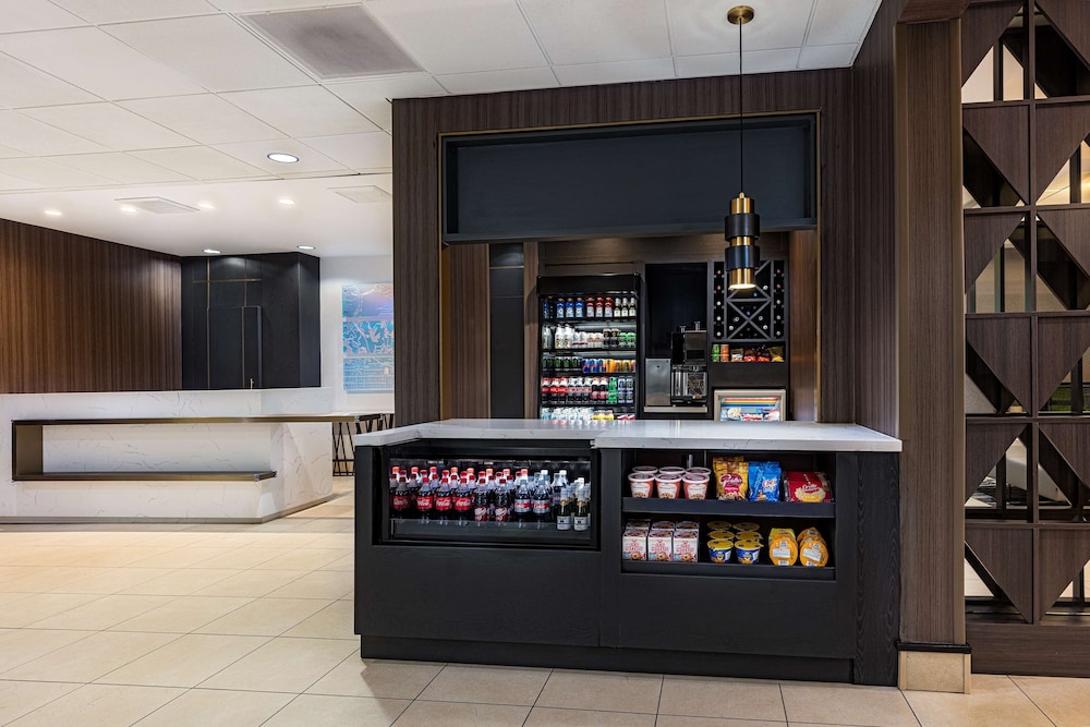 Hilton Garden Inn Los Angeles/Hollywood — Restaurant & bars in Los Angeles, California