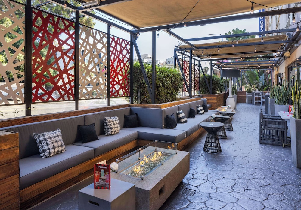 Hilton Garden Inn Los Angeles/Hollywood — Restaurant & bars in Los Angeles, California