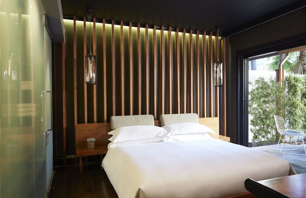 The Hollywood Roosevelt — Hotel rooms in Los Angeles, California