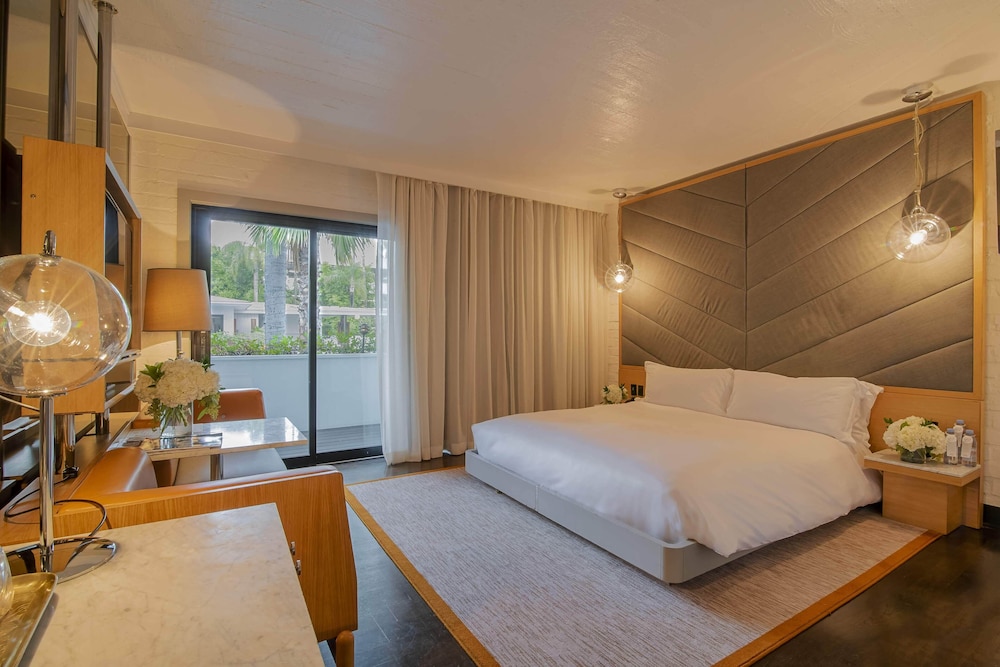 The Hollywood Roosevelt — Hotel rooms in Los Angeles, California