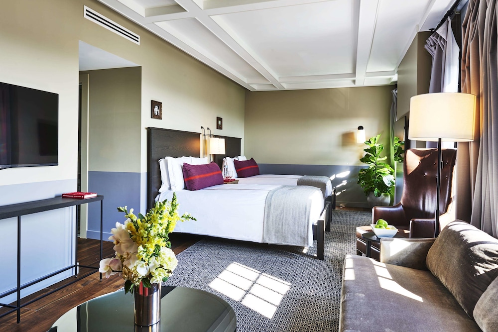 The Hollywood Roosevelt — Hotel rooms in Los Angeles, California