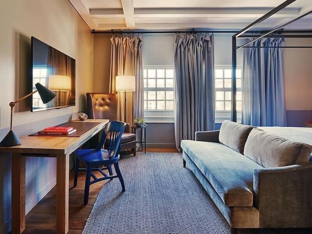 The Hollywood Roosevelt — Hotel rooms in Los Angeles, California