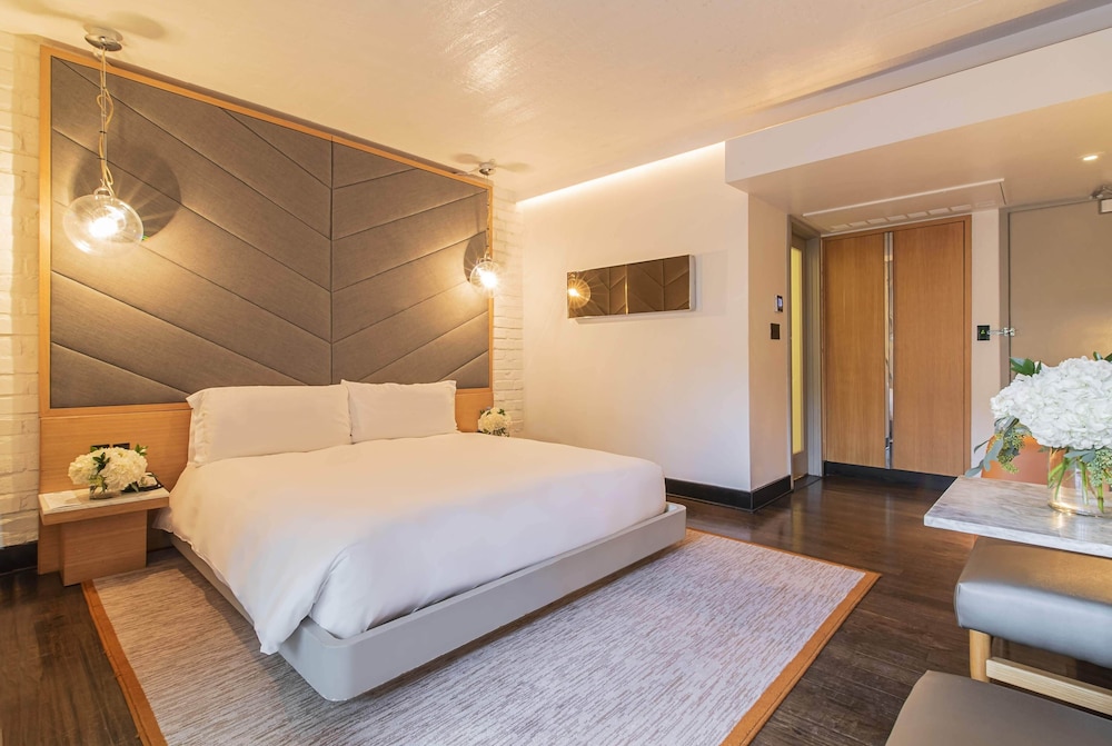 The Hollywood Roosevelt — Hotel rooms in Los Angeles, California