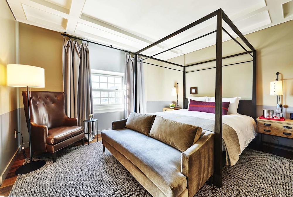 The Hollywood Roosevelt — Hotel rooms in Los Angeles, California