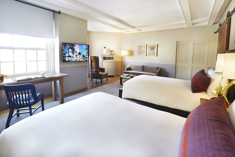 The Hollywood Roosevelt — Hotel rooms in Los Angeles, California