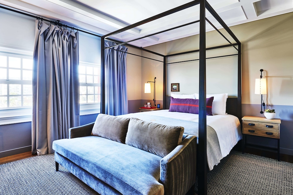 The Hollywood Roosevelt — Hotel rooms in Los Angeles, California