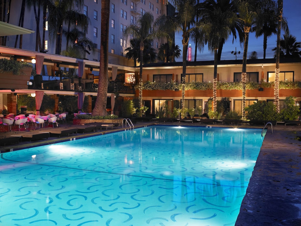 The Hollywood Roosevelt — Swimming pool in Los Angeles, California