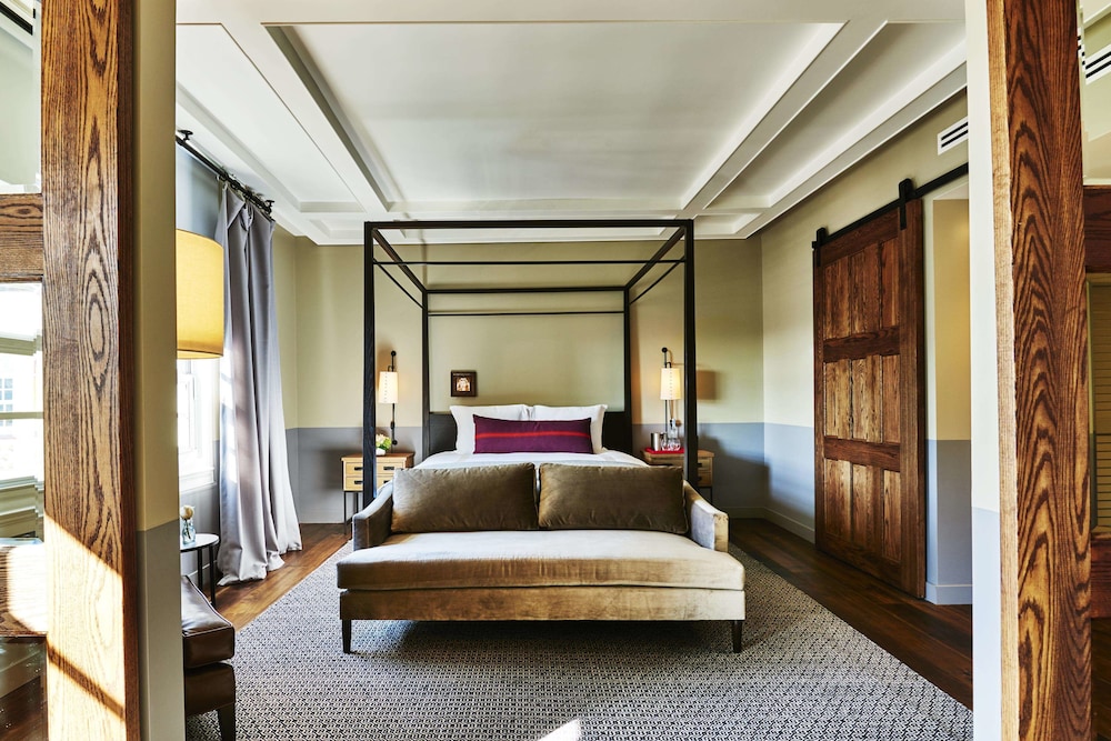 The Hollywood Roosevelt — Hotel rooms in Los Angeles, California