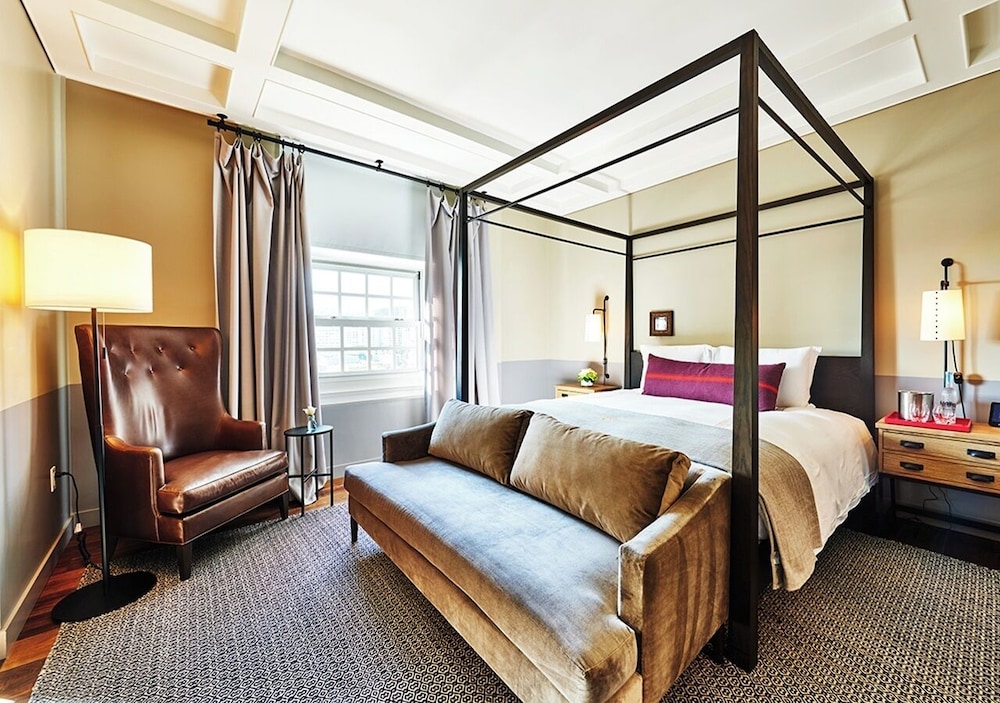 The Hollywood Roosevelt — Hotel rooms in Los Angeles, California