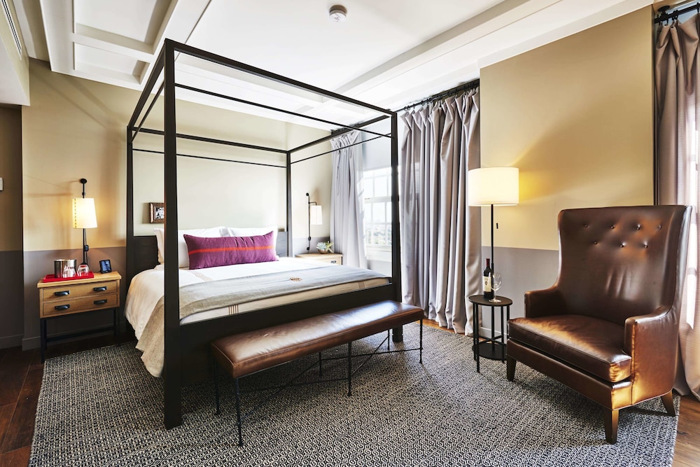 The Hollywood Roosevelt — Hotel rooms in Los Angeles, California