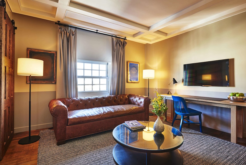 The Hollywood Roosevelt — Hotel rooms in Los Angeles, California