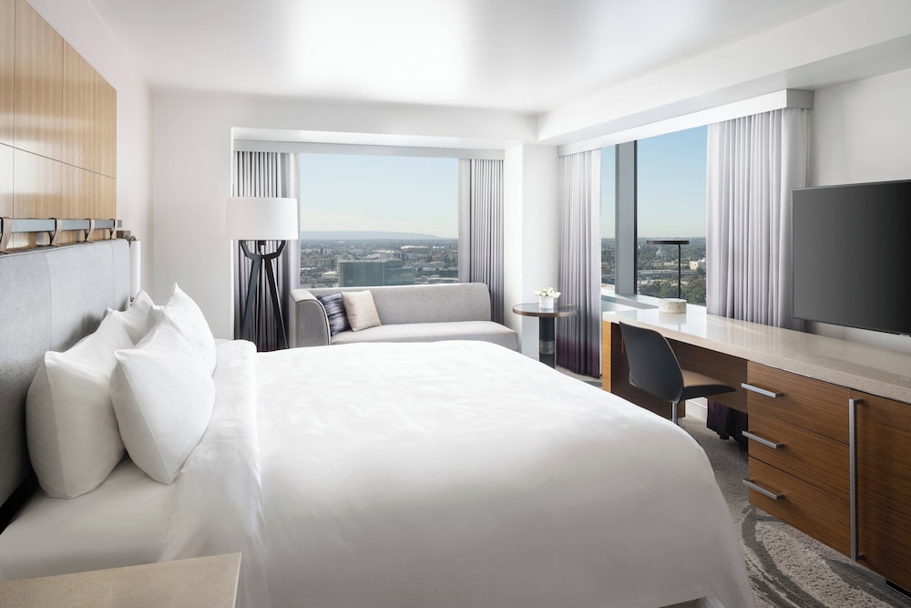 JW Marriott Los Angeles L.A. LIVE — Hotel rooms in Los Angeles, California