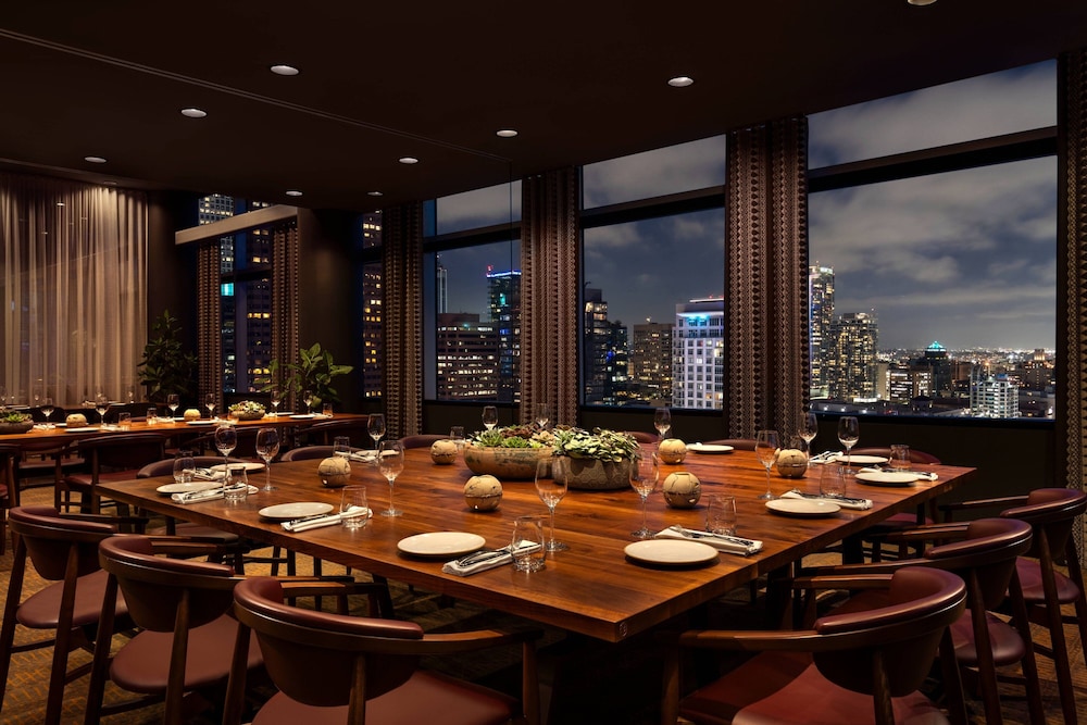 JW Marriott Los Angeles L.A. LIVE — Restaurant & bars in Los Angeles, California