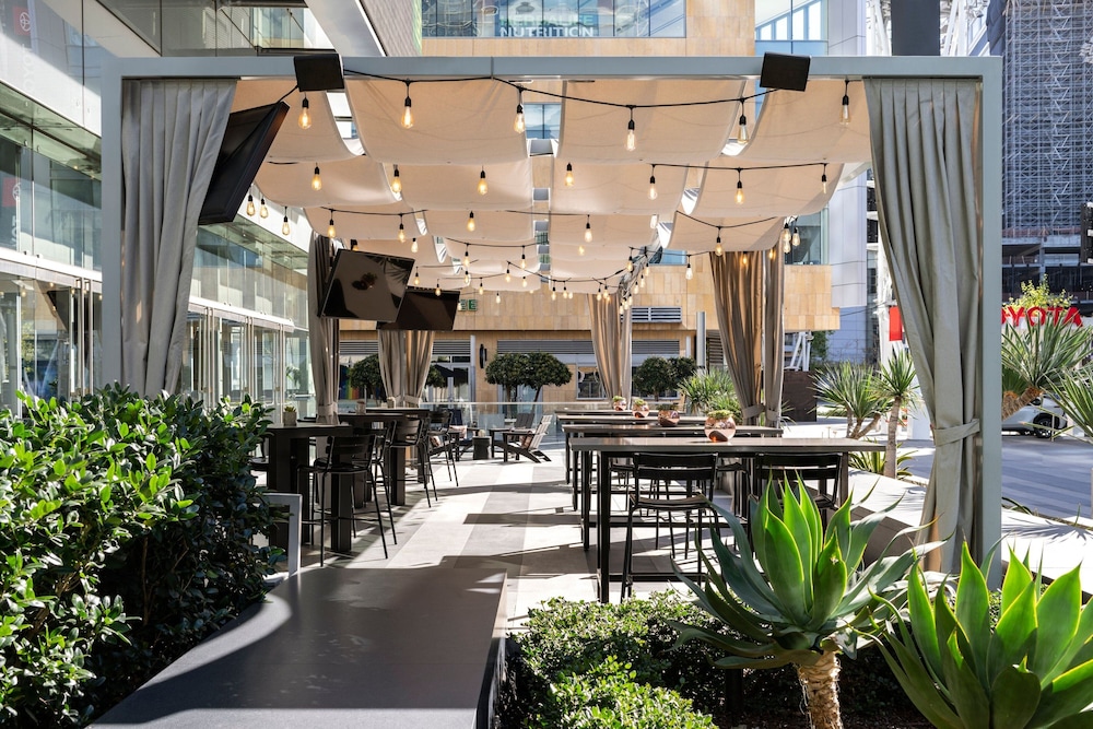 JW Marriott Los Angeles L.A. LIVE — Restaurant & bars in Los Angeles, California